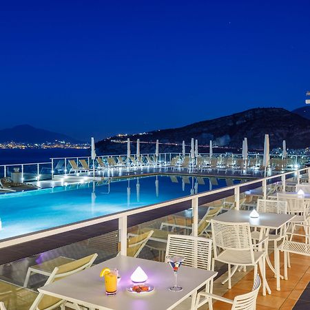 Art Hotel Gran Paradiso Sorrento Bagian luar foto