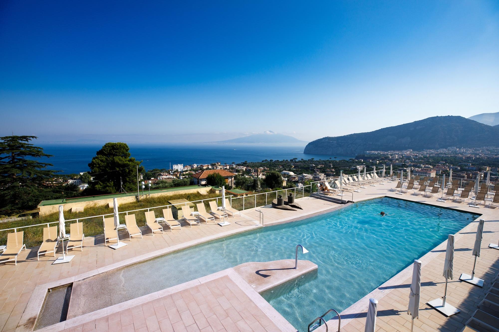 Art Hotel Gran Paradiso Sorrento Bagian luar foto