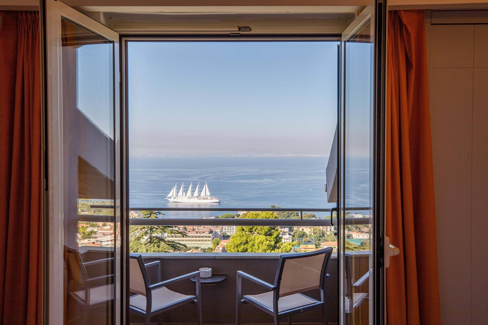 Art Hotel Gran Paradiso Sorrento Bagian luar foto