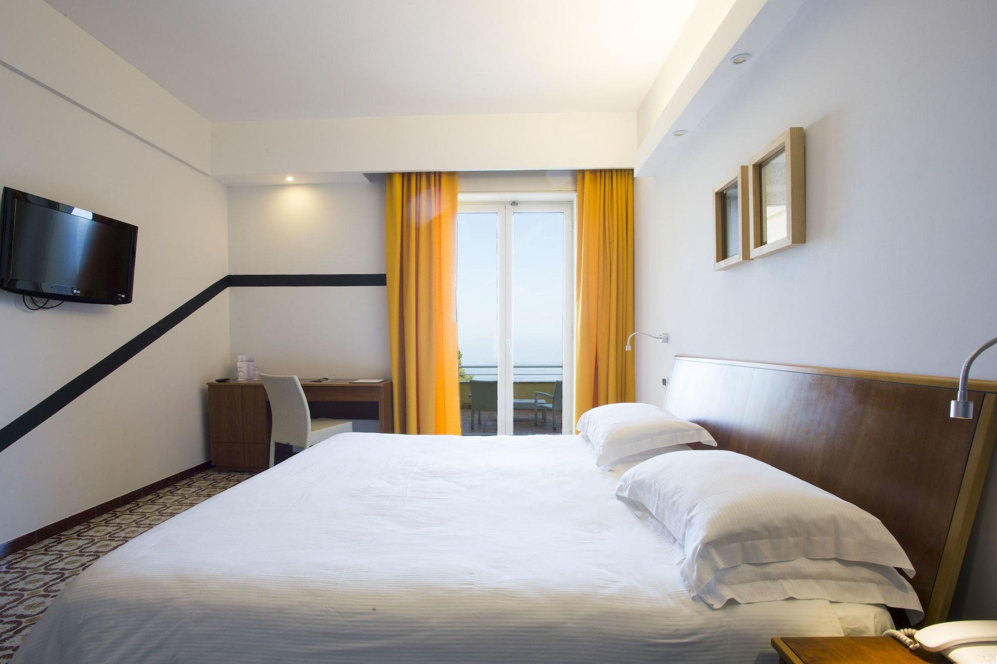 Art Hotel Gran Paradiso Sorrento Bagian luar foto
