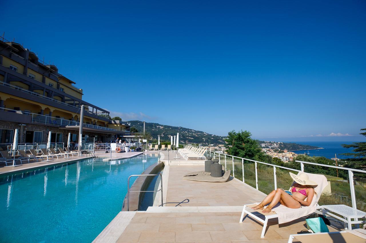 Art Hotel Gran Paradiso Sorrento Bagian luar foto